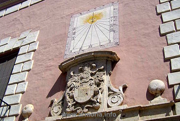 Labra heráldica de los Casasús, en su palacio de Alzira.